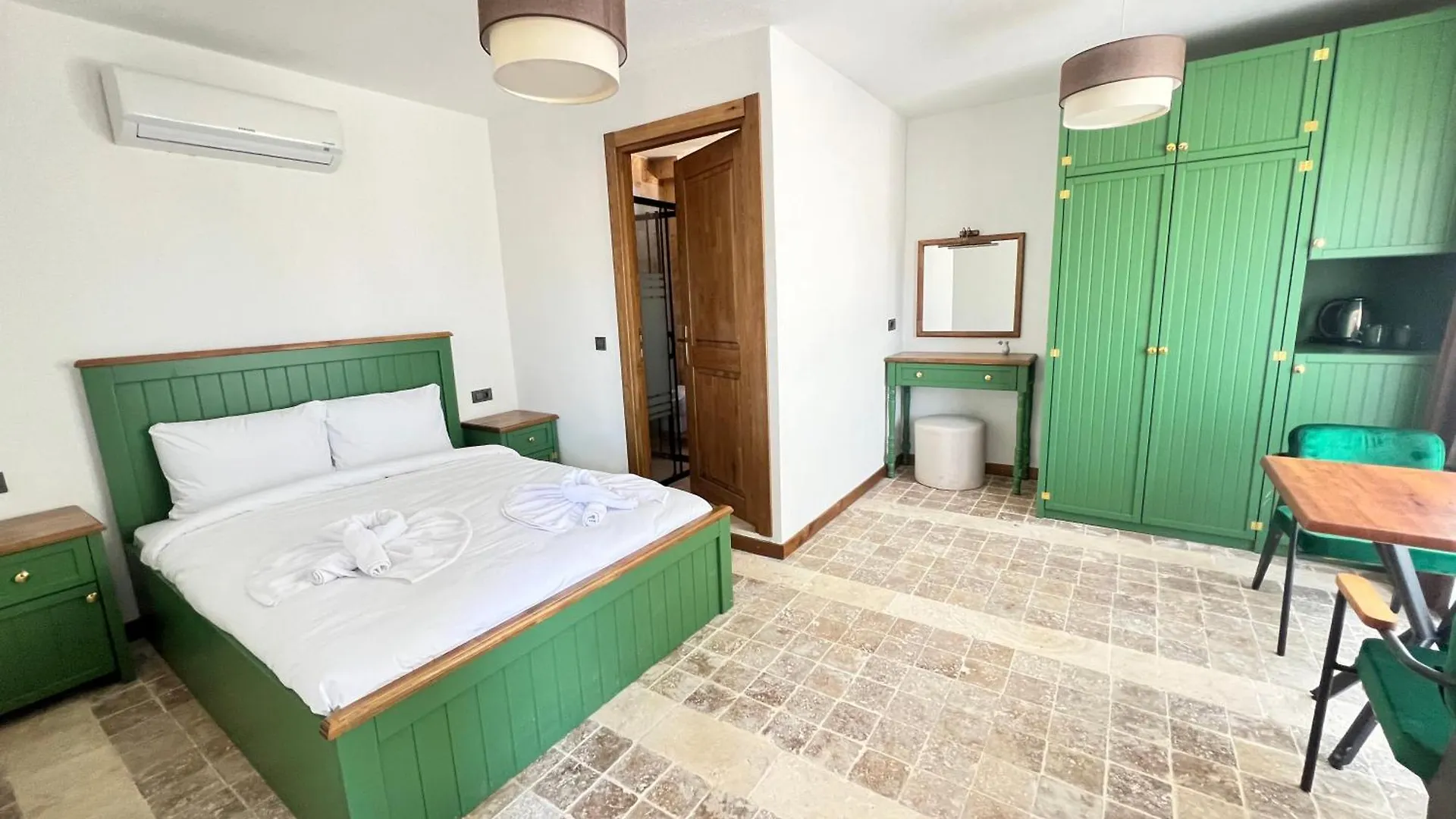 Aden Garden Otel Çeşme
